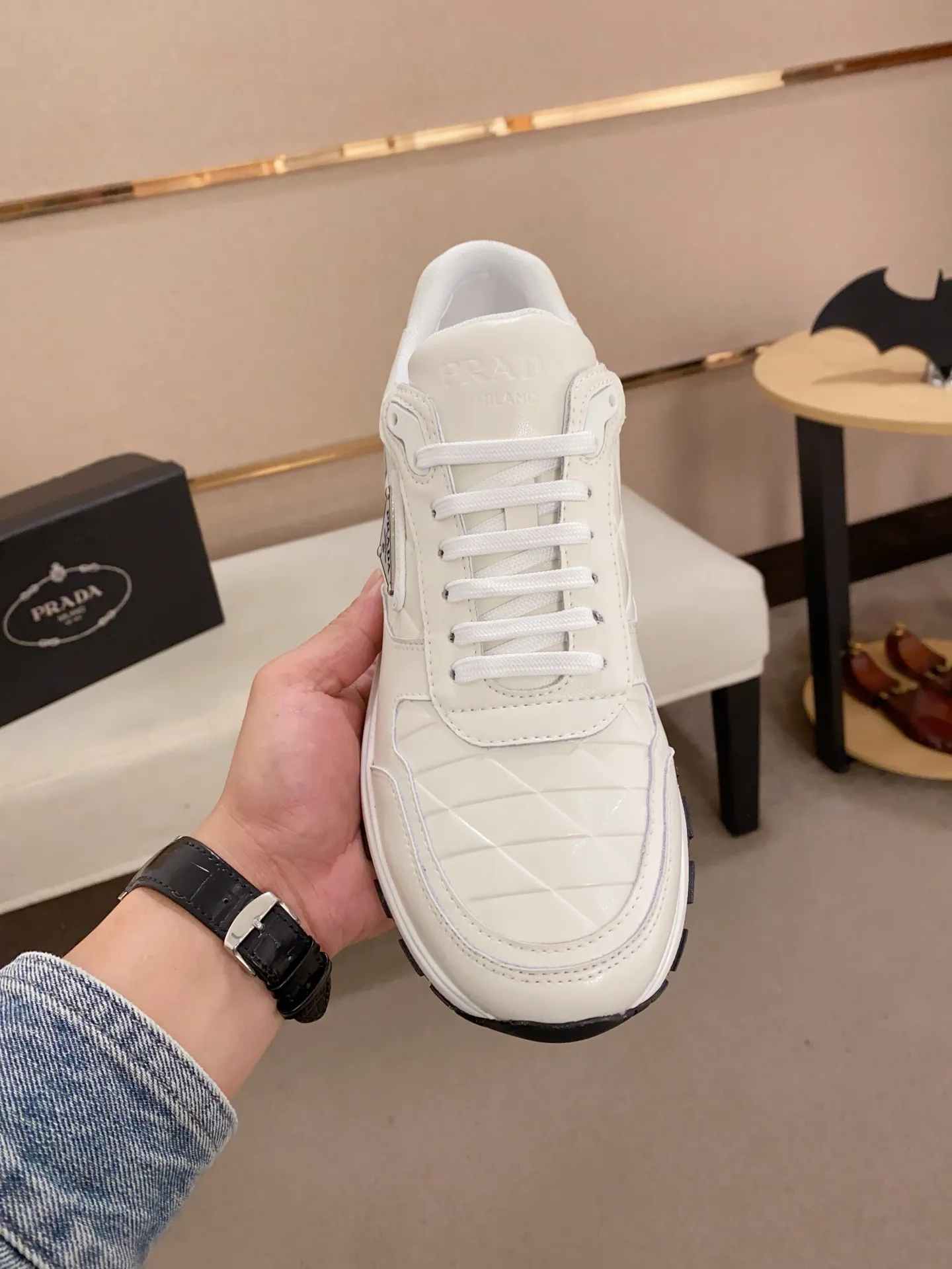 Men's shoes 💰: 500💰 [Prada～Prada] Trendy new styles are on the market. Same style as the official website. Counter quality. Original matching. [Strong] [Strong] Selected first-layer cowhide fabric. Comfortable and breathable sheepskin lining, fine workmanship, upper layer made of 100% pure cowhide, original last shape, comfortable on the feet, shoe sizes 38 to 44